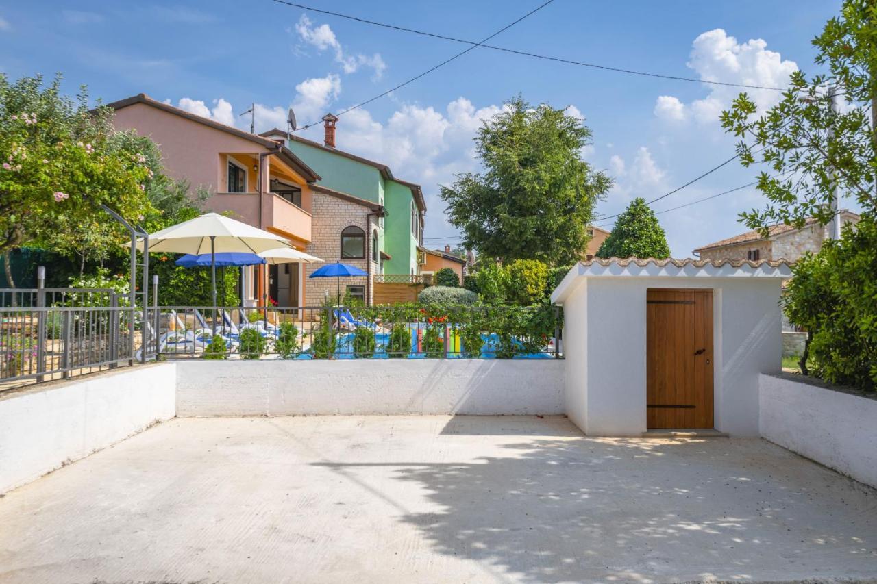 Villa Margerita With Private Pool, Yard And Parking กาชเตลีร์ ภายนอก รูปภาพ