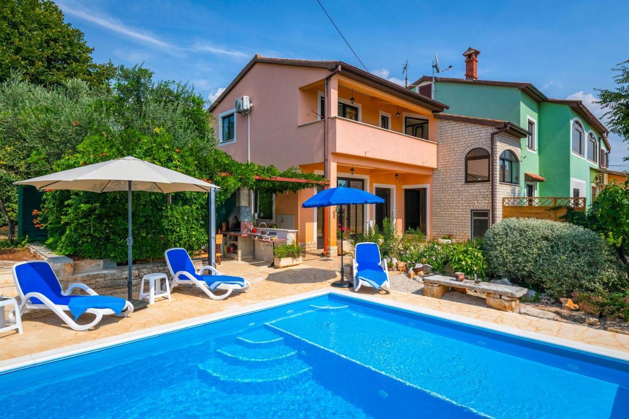 Villa Margerita With Private Pool, Yard And Parking กาชเตลีร์ ภายนอก รูปภาพ