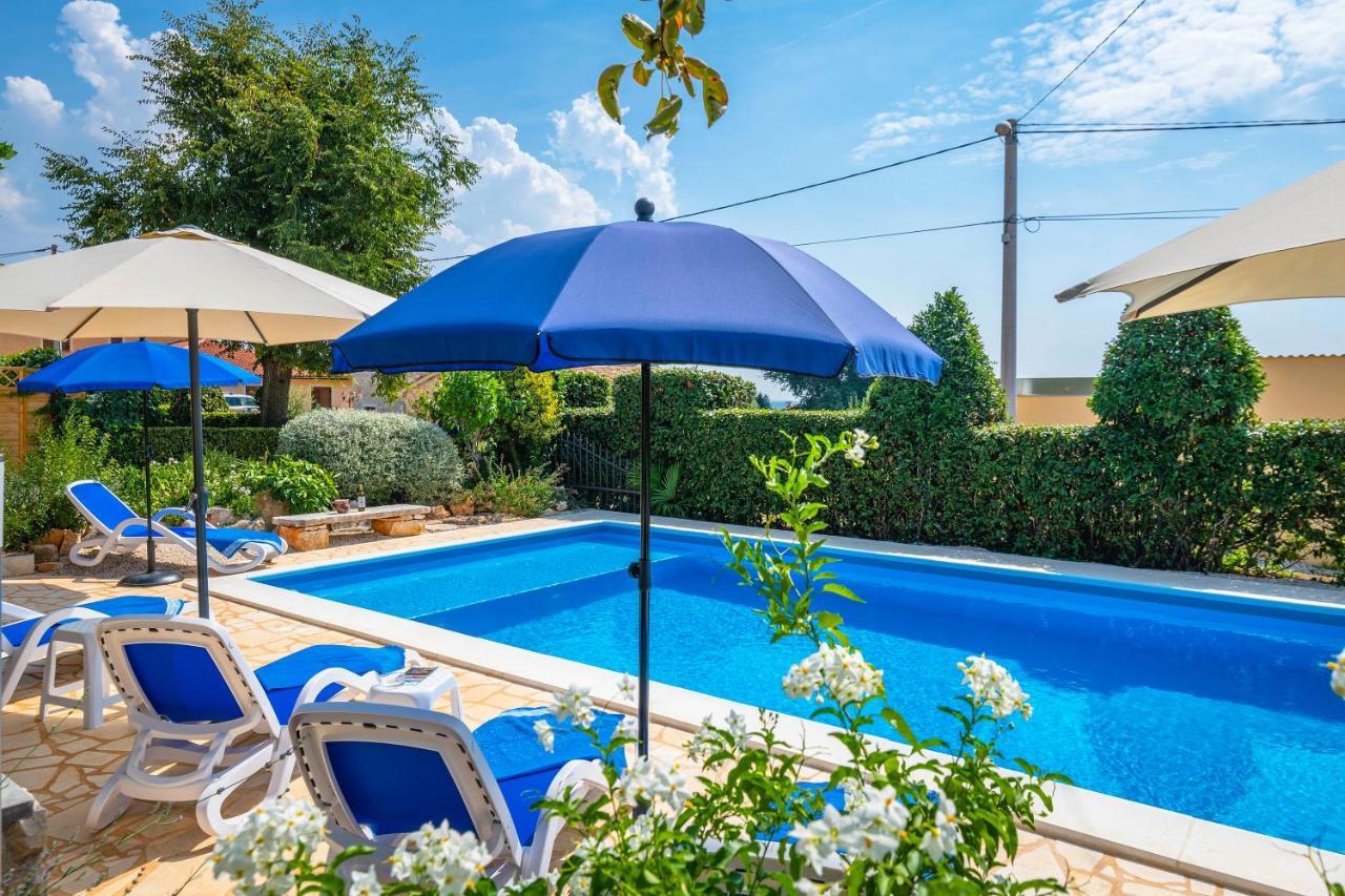 Villa Margerita With Private Pool, Yard And Parking กาชเตลีร์ ภายนอก รูปภาพ